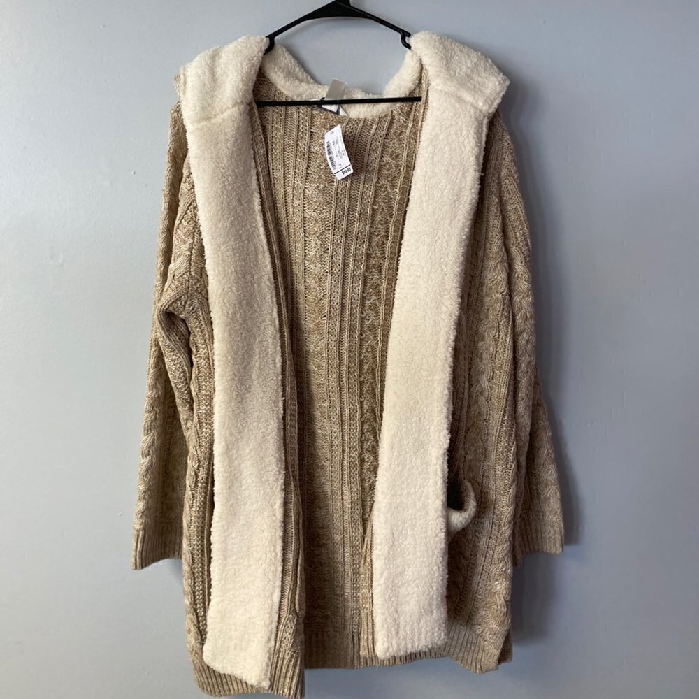 🚨CLEARANCE 0124-7 CJ Banks Cardigan Sweater
